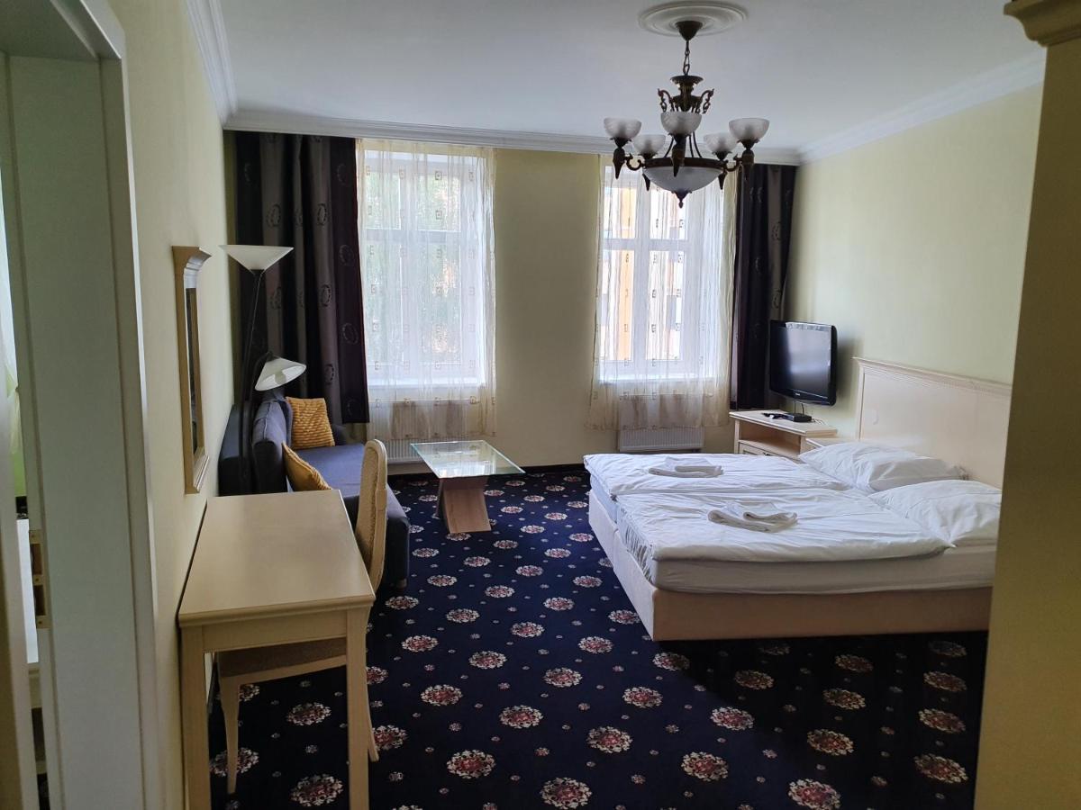 Evergreen Apartments Hotel Karlovy Vary Bagian luar foto